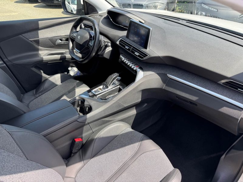 PEUGEOT 5008 1.5 HDi 130ch ALLURE EAT8 TVA