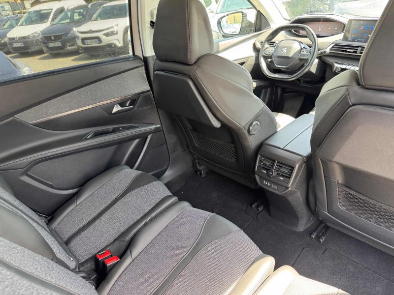PEUGEOT 5008 1.5 HDi 130ch ALLURE EAT8 TVA