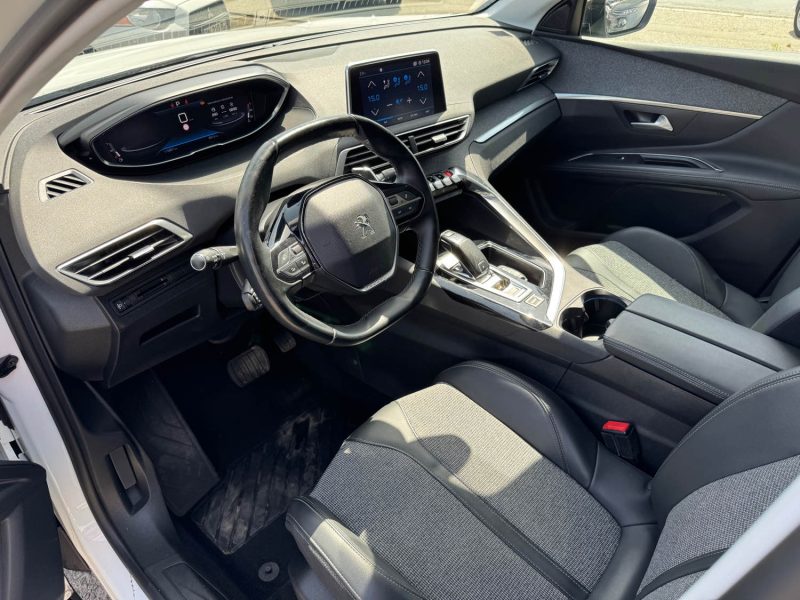 PEUGEOT 5008 1.5 HDi 130ch ALLURE EAT8 TVA