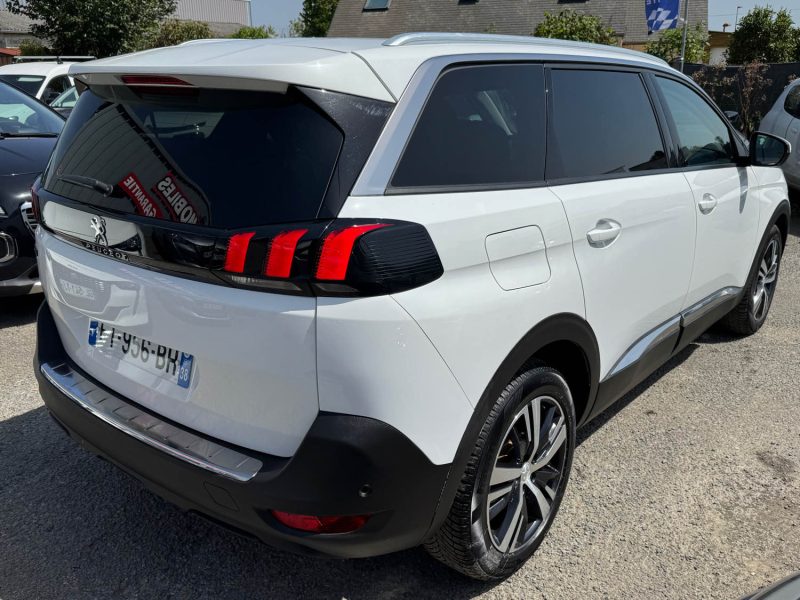 PEUGEOT 5008 1.5 HDi 130ch ALLURE EAT8 TVA