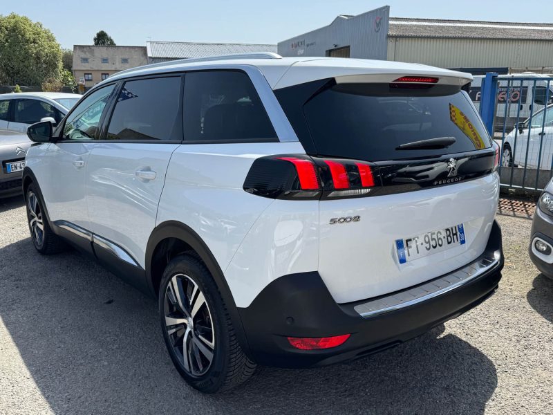 PEUGEOT 5008 1.5 HDi 130ch ALLURE EAT8 TVA