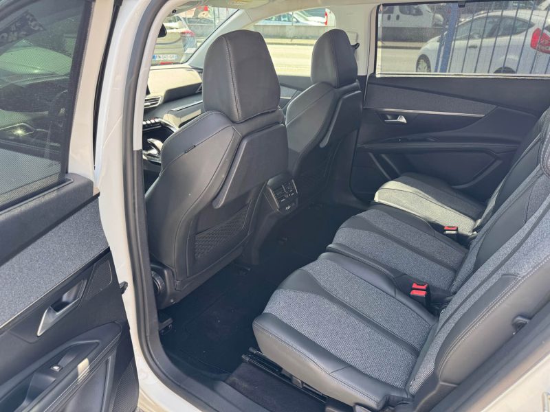 PEUGEOT 5008 1.5 HDi 130ch ALLURE EAT8 TVA