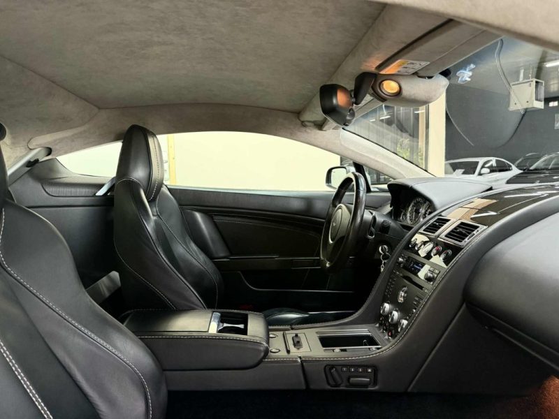 ASTON MARTIN V8 VANTAGE 2008