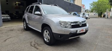 Dacia Duster 1.5 dCi 110 CH Lauréate , *Clim*, *Radar de recul*, *Cuir*