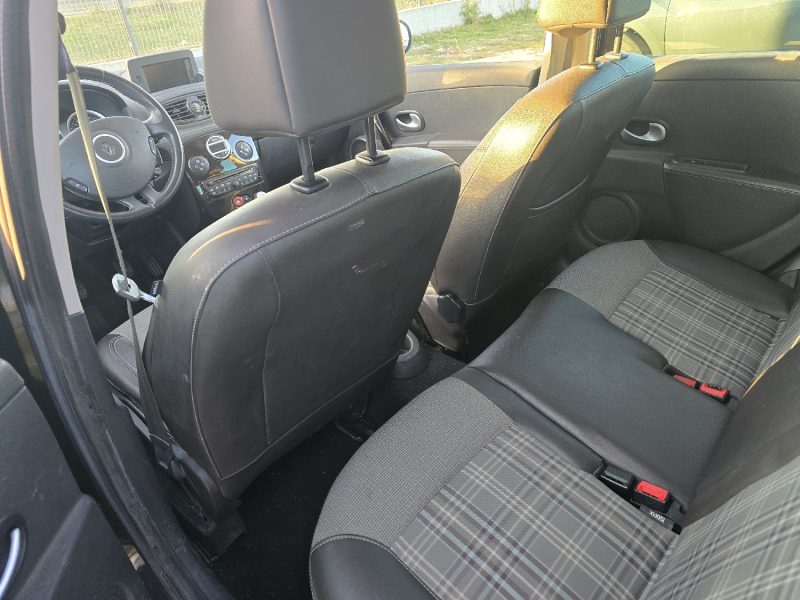 RENAULT CLIO 2011 XV DE FRANCE 1.5 DCI 90CH