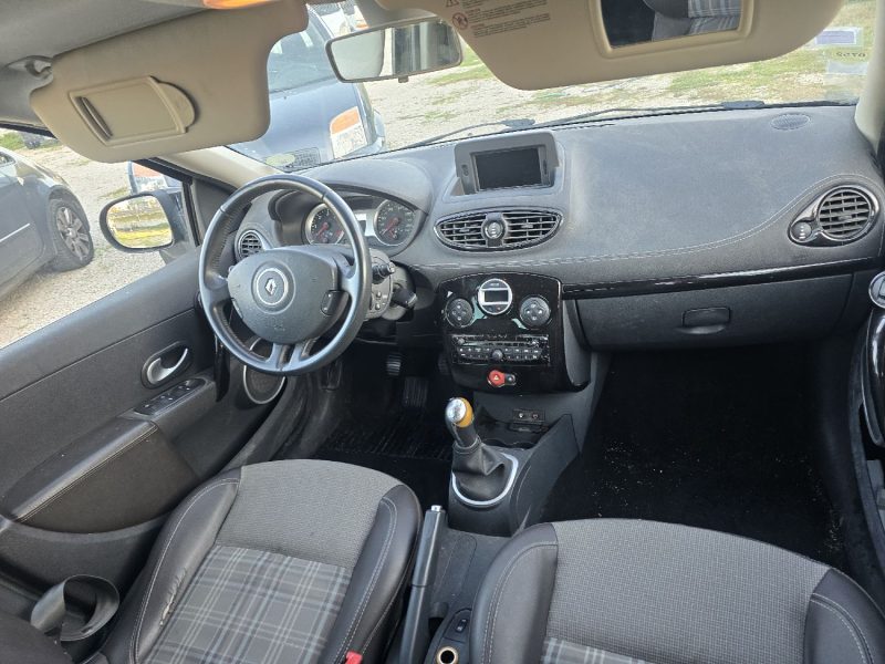 RENAULT CLIO 2011 XV DE FRANCE 1.5 DCI 90CH