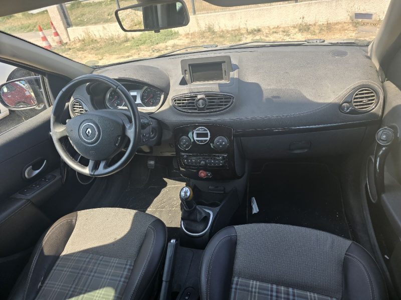 RENAULT CLIO 2011 XV DE FRANCE 1.5 DCI 90CH