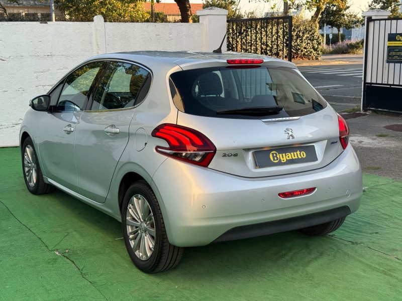 PEUGEOT 208 2017