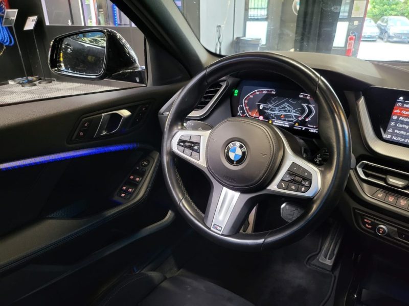 B.M.W. SERIE 1 118i 136ch M Sport / TOIT OUVRANT / SIEGES ELECTRIQUES CHAUFFANTS / CAMERA / VIRTUAL 