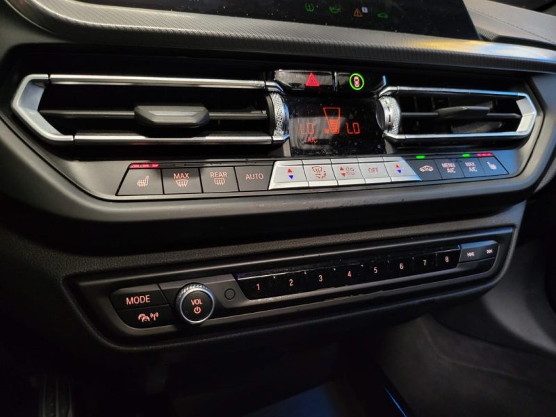 B.M.W. SERIE 1 118i 136ch M Sport / TOIT OUVRANT / SIEGES ELECTRIQUES CHAUFFANTS / CAMERA / VIRTUAL 