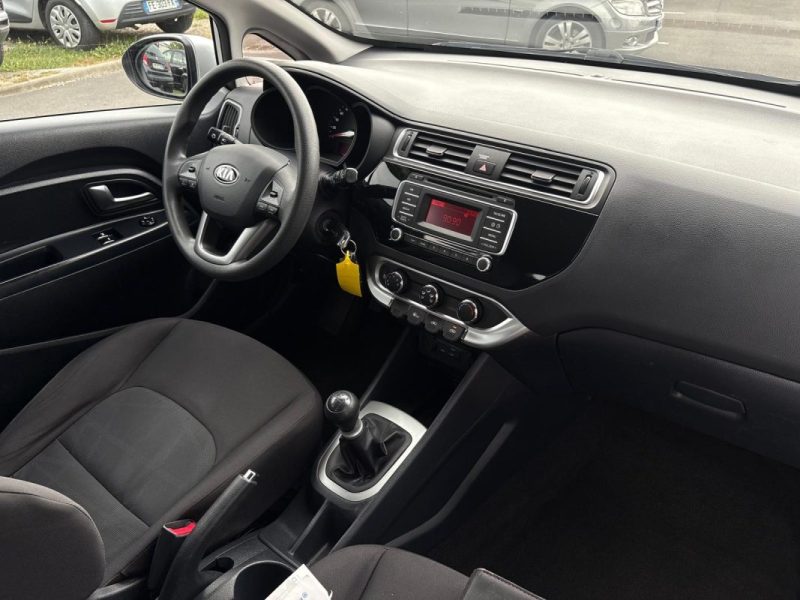 KIA RIO 2015