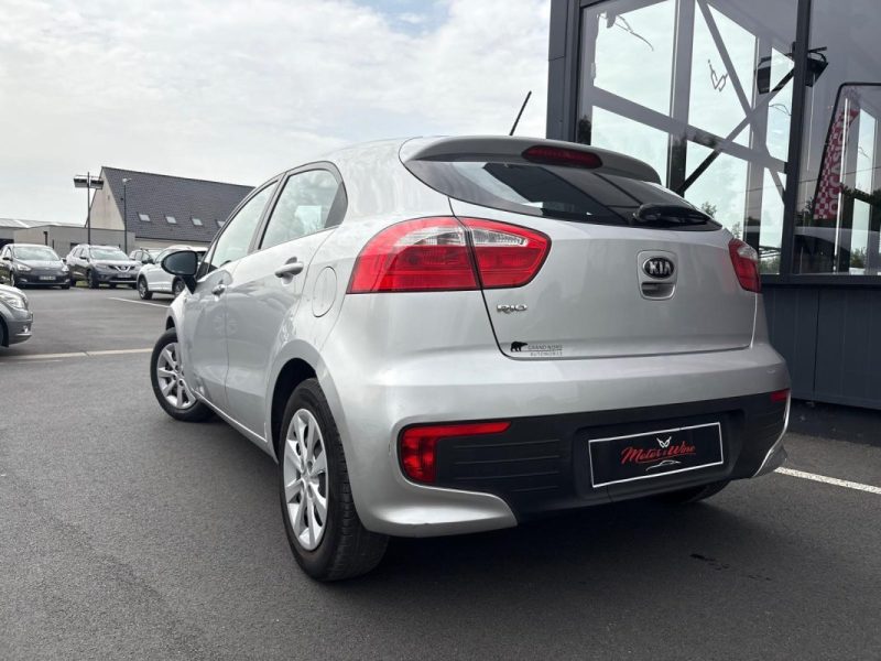 KIA RIO 2015