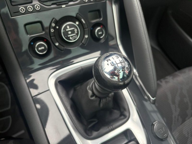 PEUGEOT 3008 1.6 HDi 110ch Féline 🚙 Toit pano 🌞 / Distri OK 🔧 / Affichage 👓 / Garantie ✅