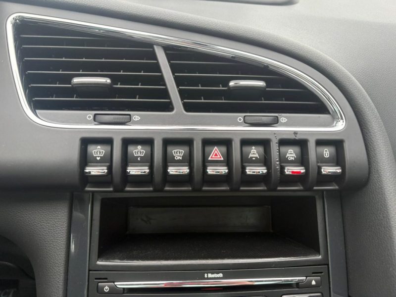 PEUGEOT 3008 1.6 HDi 110ch Féline 🚙 Toit pano 🌞 / Distri OK 🔧 / Affichage 👓 / Garantie ✅