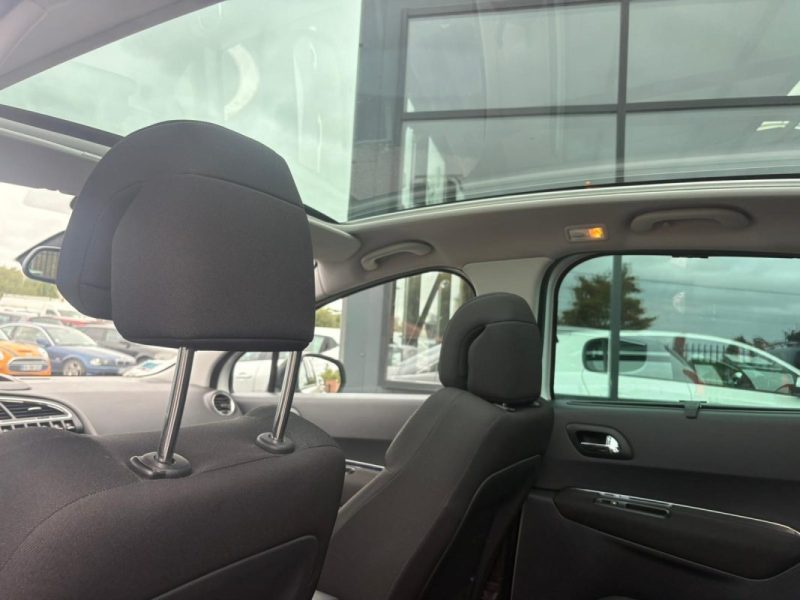 PEUGEOT 3008 1.6 HDi 110ch Féline 🚙 Toit pano 🌞 / Distri OK 🔧 / Affichage 👓 / Garantie ✅