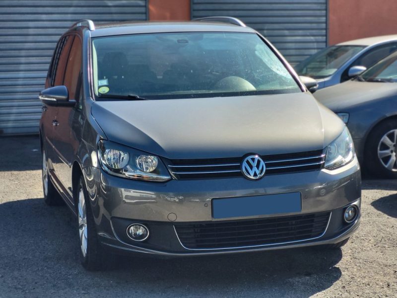 VOLKSWAGEN TOURAN 2011