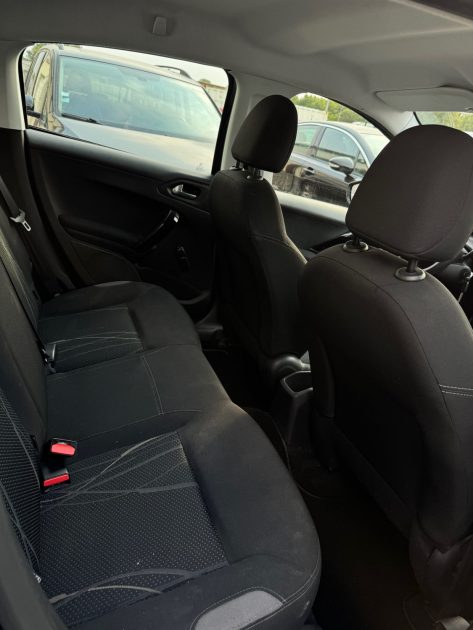 PEUGEOT 208 1.5 BLUEHDI 5 portes 100ch