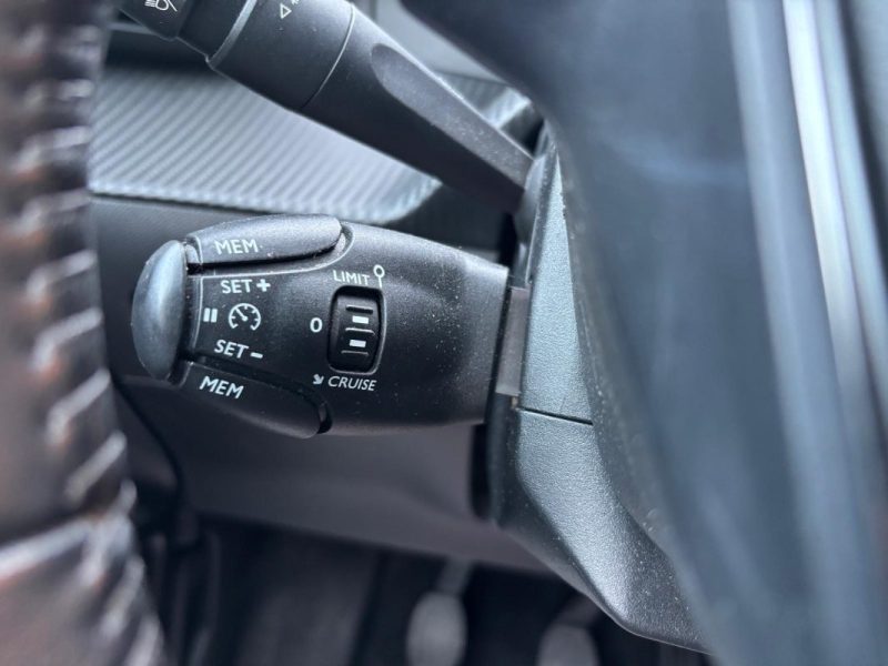 PEUGEOT 208 1.5 BLUEHDI 100 S&S ALLURE