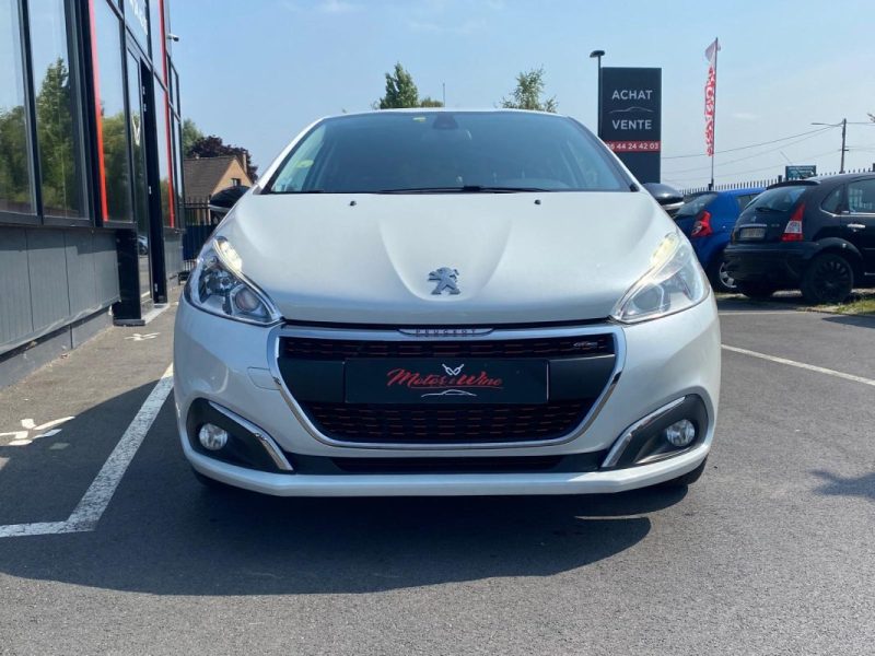 PEUGEOT 208 2015