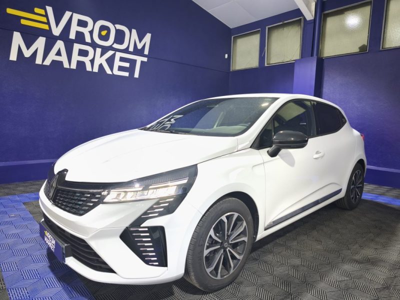 RENAULT CLIO 5 1.0 TCE 100 TECHNO GPL ESSENCE 2024