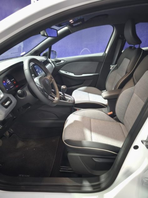RENAULT CLIO 5 2024