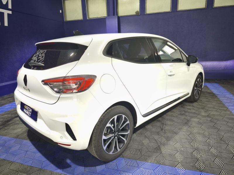 RENAULT CLIO 5 2024