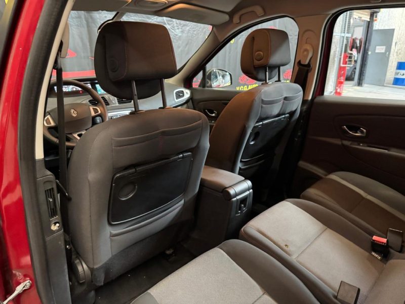 RENAULT MEGANE SCENIC 1.5 dCi 110ch Expression 