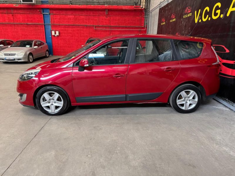 RENAULT MEGANE SCENIC 1.5 dCi 110ch Expression 