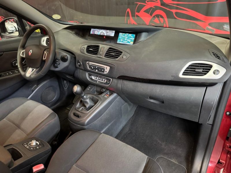 RENAULT MEGANE SCENIC 1.5 dCi 110ch Expression 