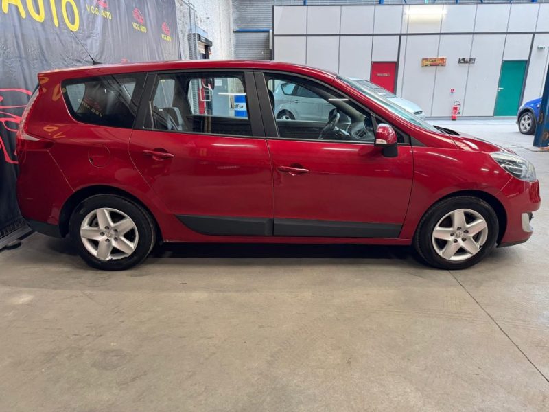 RENAULT MEGANE SCENIC 1.5 dCi 110ch Expression 