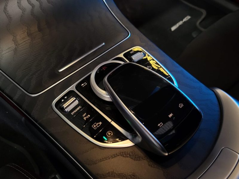 MERCEDES CLASSE C220 D AMG LINE BVA / TOIT OUVRANT PANO / CARPLAY / SIEGES CHAUFFANTS / SUIVI COMPLE