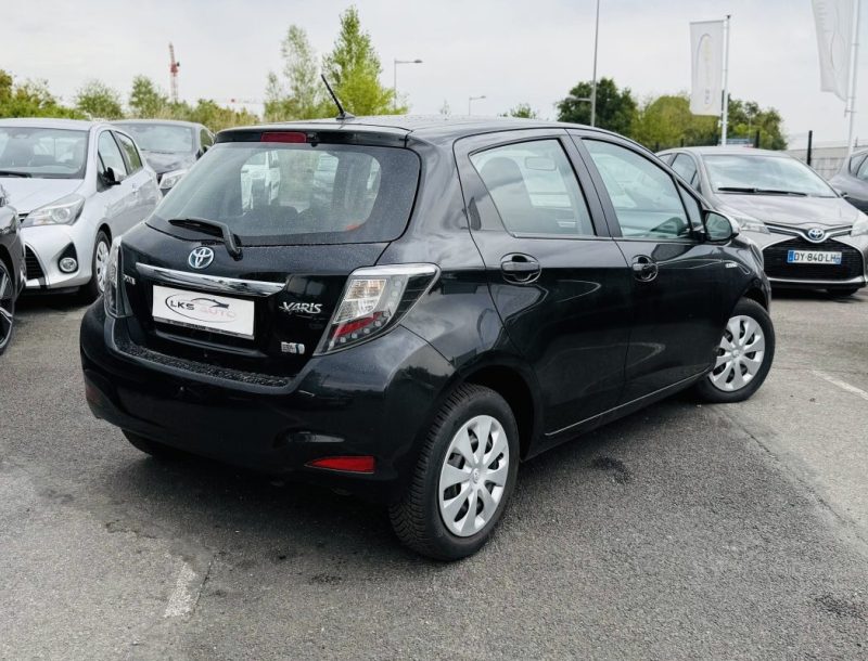 TOYOTA YARIS III 1.5 HYBRID 100H BUSINESS