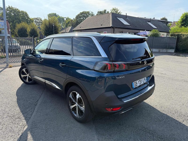 PEUGEOT 5008 2021