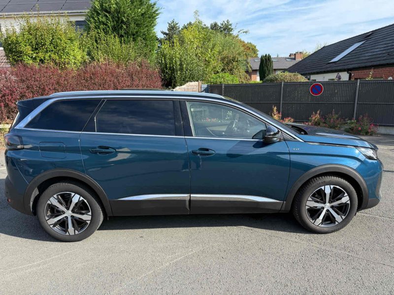 PEUGEOT 5008 2021