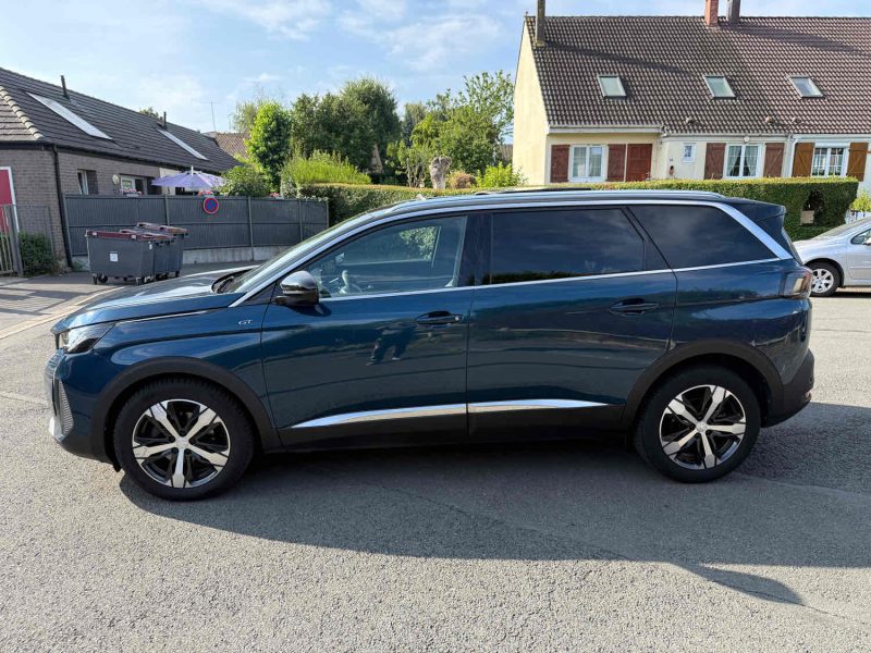 PEUGEOT 5008 2021