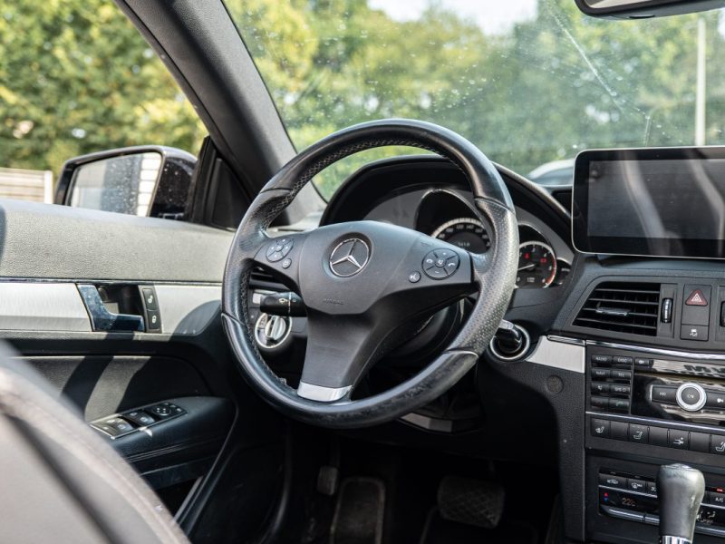 MERCEDES-BENZ CLASSE E350 CDI 3.0 V6 231CV BVA