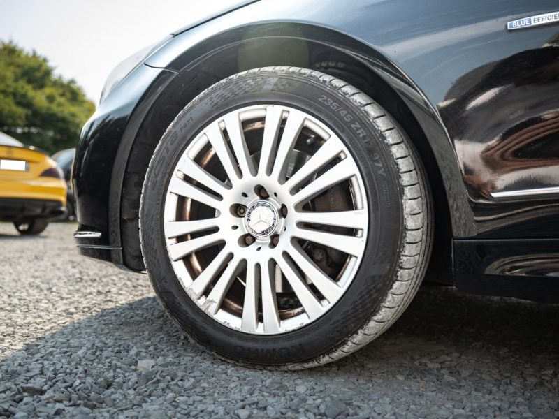 MERCEDES-BENZ CLASSE E350 CDI 3.0 V6 231CV BVA