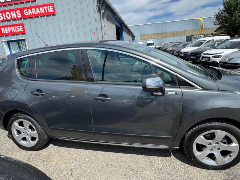 PEUGEOT 3008 1.6 HDi 115 STYLE