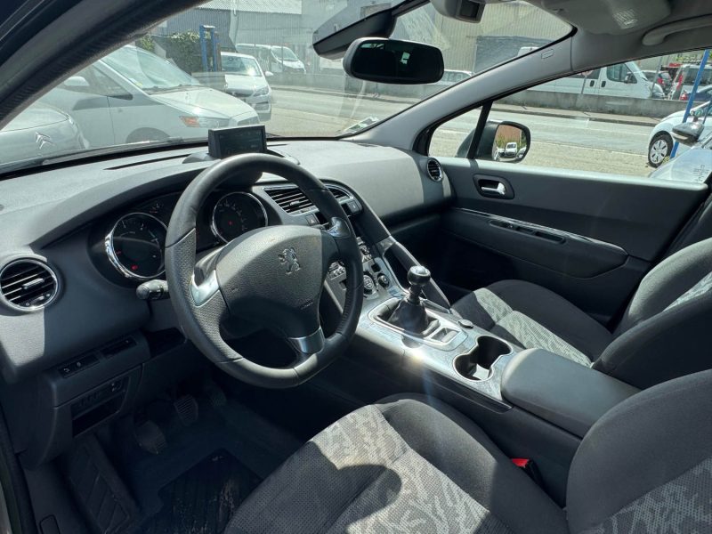 PEUGEOT 3008 1.6 HDi 115 STYLE