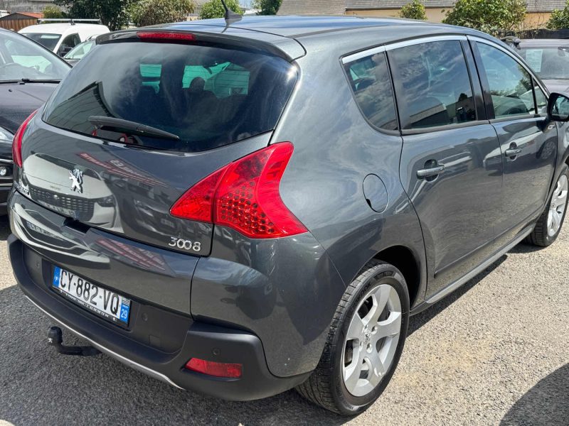 PEUGEOT 3008 1.6 HDi 115 STYLE