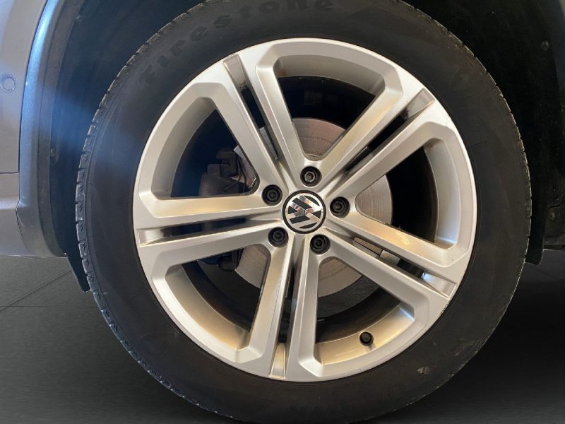 VOLKSWAGEN TIGUAN 2016