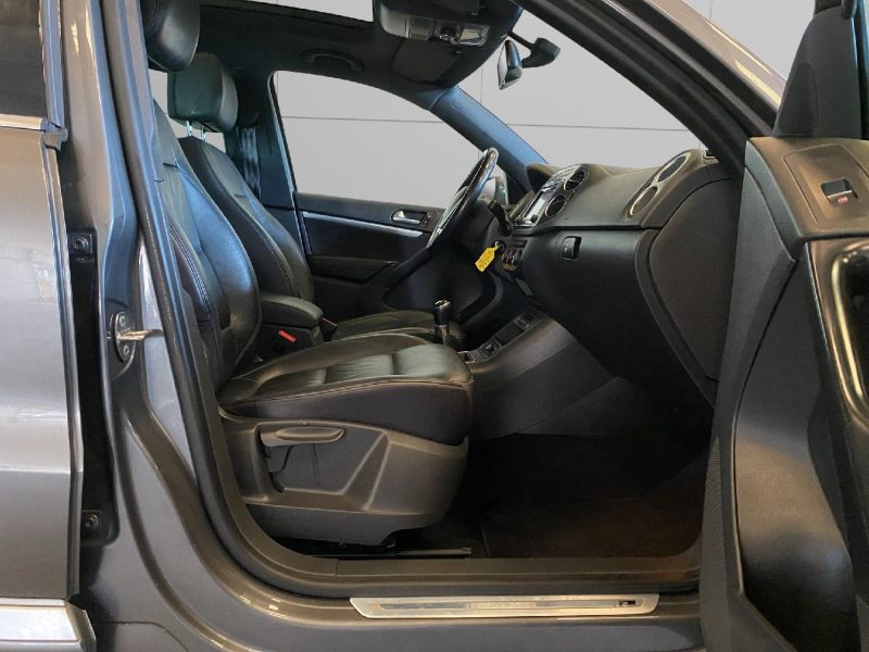 VOLKSWAGEN TIGUAN 2016