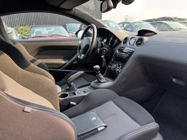 PEUGEOT RCZ 2.0 HDI 163 CH COMFORT 