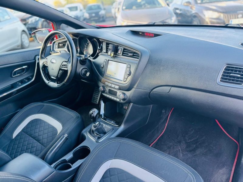 KIA CEED 1.6 CRDi 136ch ISG GT LINE