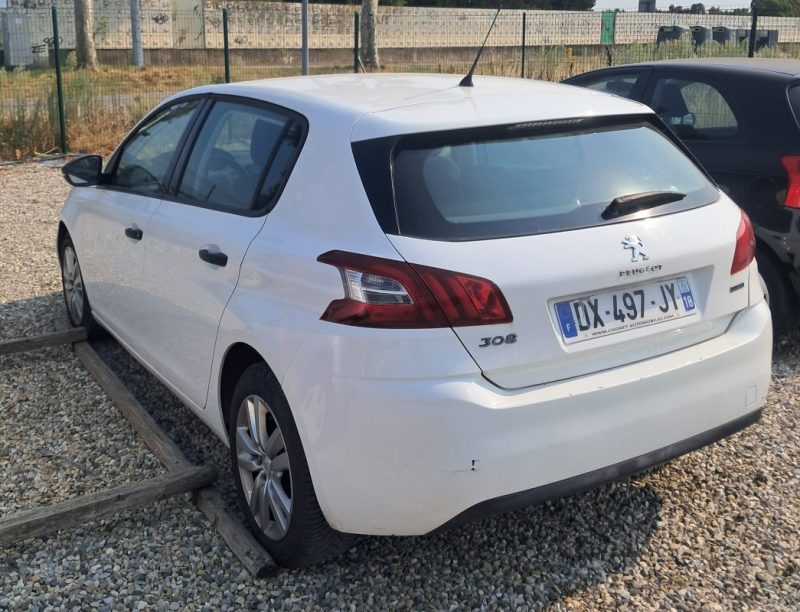 PEUGEOT 308 2015