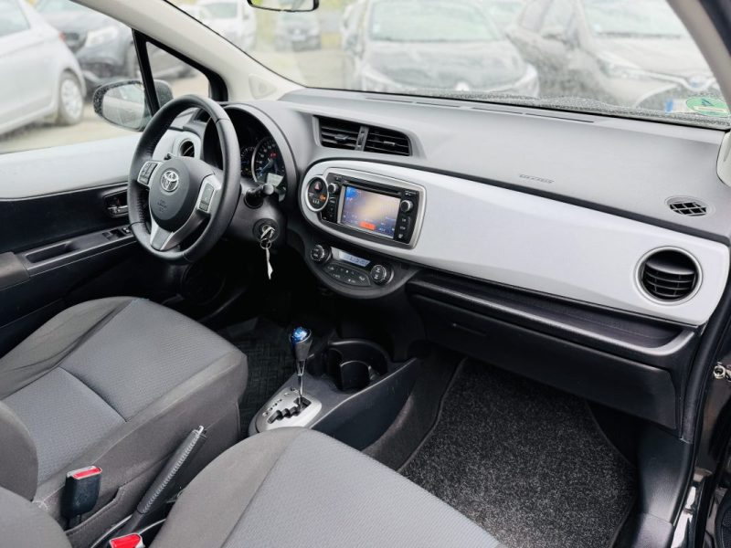 TOYOTA YARIS III 1.5 HYBRID BUSINESS 100H