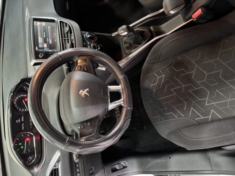 PEUGEOT 2008 2015