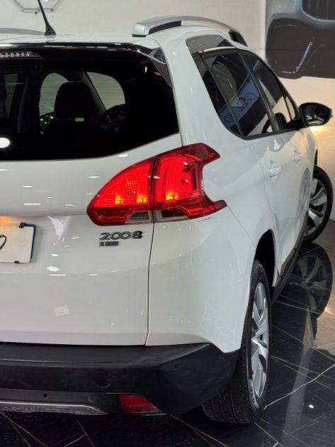 PEUGEOT 2008 2015