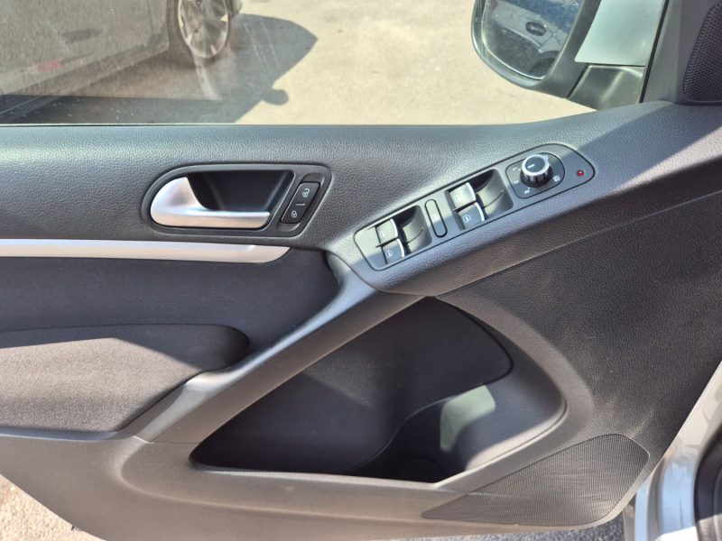 VOLKSWAGEN TIGUAN 2015