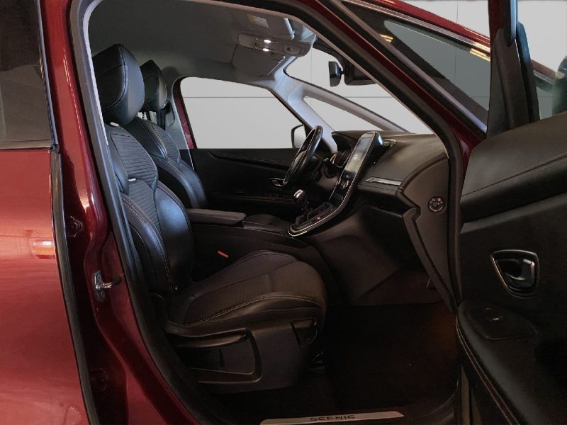 RENAULT SCENIC *7 PLACES* 1.6 dCi 130 CV *HAUT DE GAMME* *CAMERA DE RECUL*.